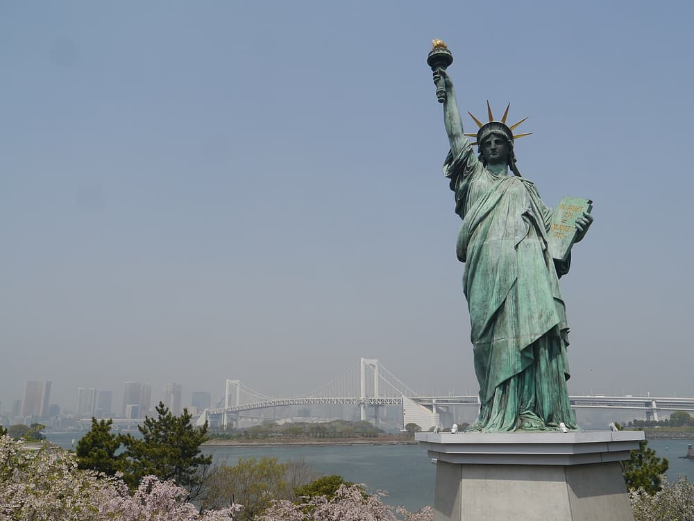Odaiba Statue of Liberty & Rainbow Bridge 8